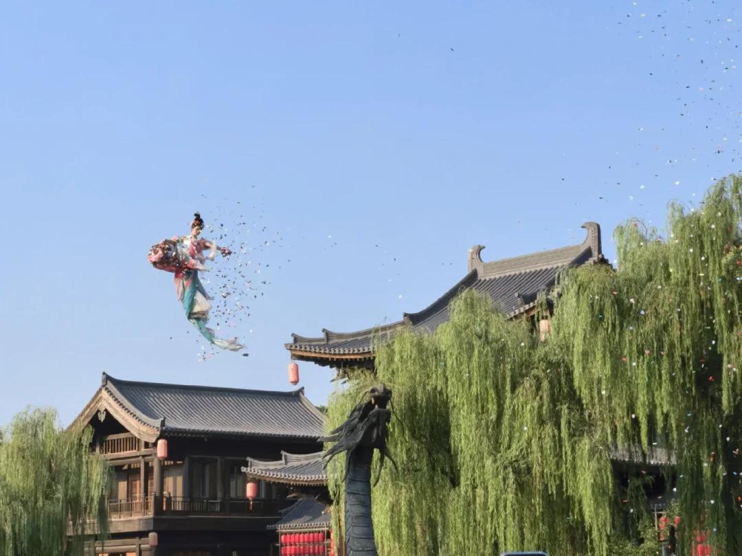 龙门亮灯19点、洛邑散花一天三场、放票时间都还对不上：国庆去洛阳，先把入夜后的三小时算清楚