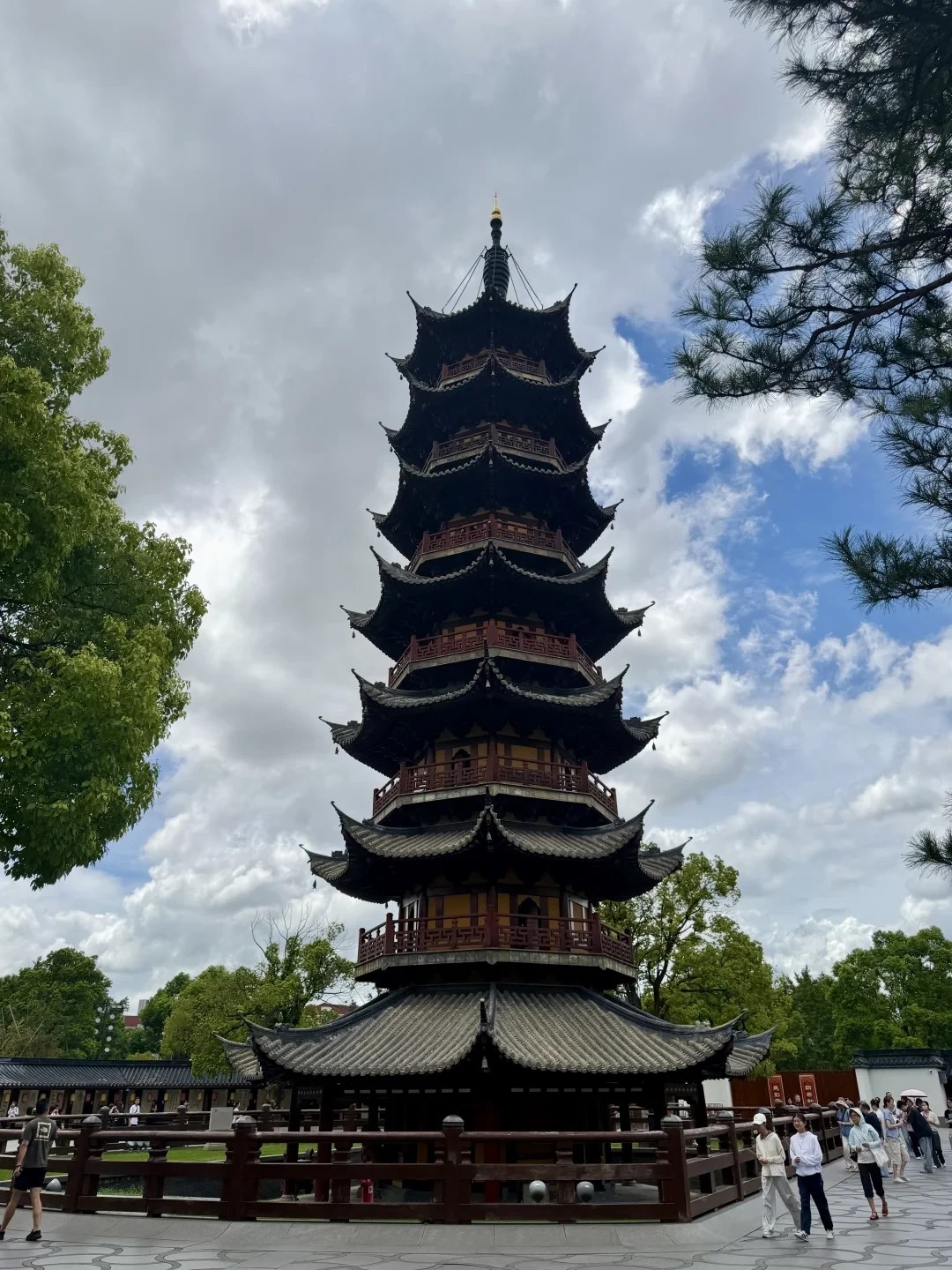 龙华寺现烤月饼进入排队季：48元一盒、保质期3天，中秋前两周先把4条买法和2个雷分清
