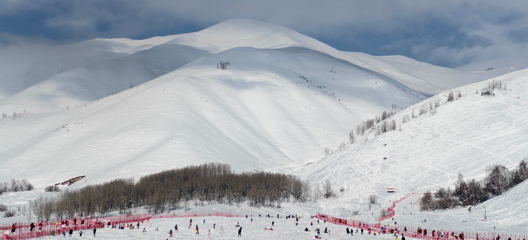 《我的阿勒泰》的人开始去阿勒泰滑雪了：先别买26-27雪季早鸟，10月中旬才开板，四个雪场分清了再动身