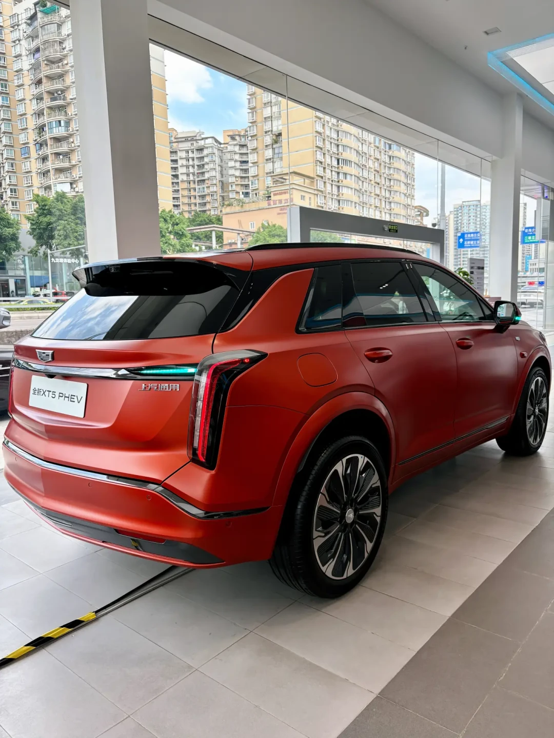 提车第一趟就冲长途？XT5 PHEV这9组口径，官方和民间各说各话