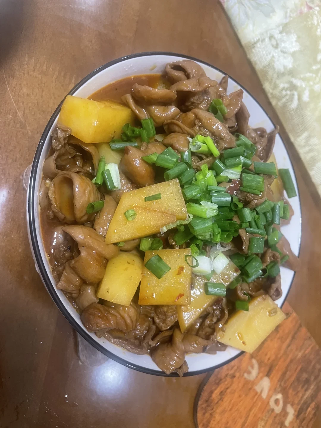 鲜肥肠跌到11块一斤,卤肠还要60:这轮下水降价只落到生料端,秋天吃肥肠前先算三笔账