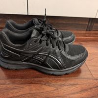 亚瑟士“偏码”根本不是一个尺码问题：半码、宽脚、高脚背，这个秋天别再一起买错
