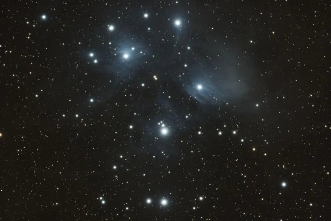 9·26海王星、11·26天王星:冰巨星冲季,三百元双筒就能全包办,但多数人会把夜晚选错