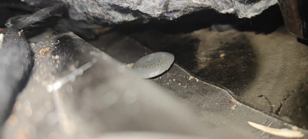 途昂靠线束反渗进水，方程豹异响靠一瓶矿泉水解决：电动踏板这道改装，先过四关再装