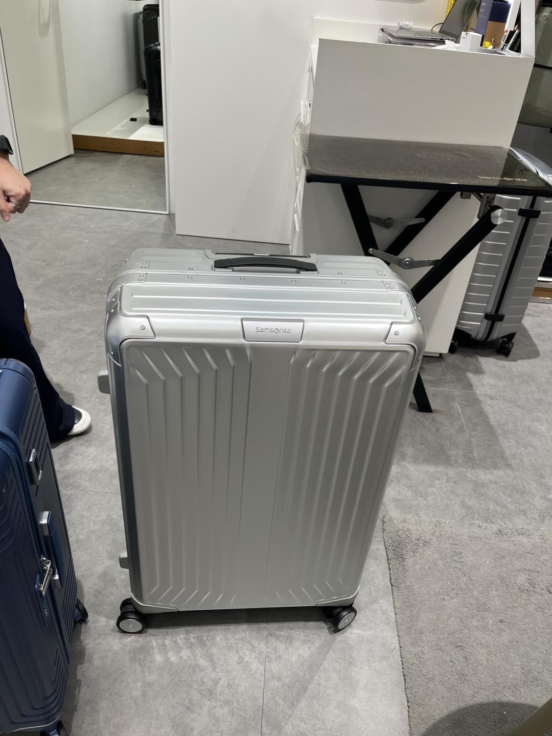 国庆去三亚打算顺手拎只箱:新秀丽镁铝箱2500出头、专柜约7000,付钱前把30天、2万、10万三组数对清楚