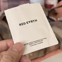 贴贴霜扎堆刷屏秋季底妆帖：配持妆粉底越用越卡粉？我把投放矩阵和真实反馈算了笔账