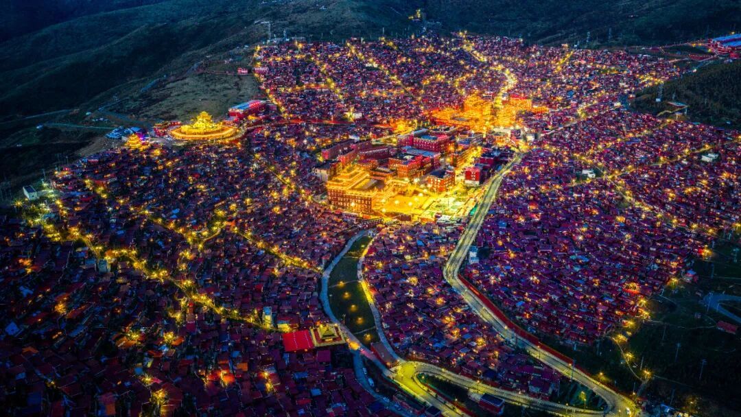 30块的票不能再用手机抢了:核完2026三次改规与二十多条在路实录,国庆去色达先算清这三本账