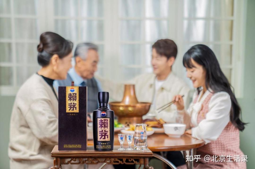 传承蓝只在电商、传承棕只在加油站:两瓶赖茅差出的79块,不在酒体里,在股东名单里