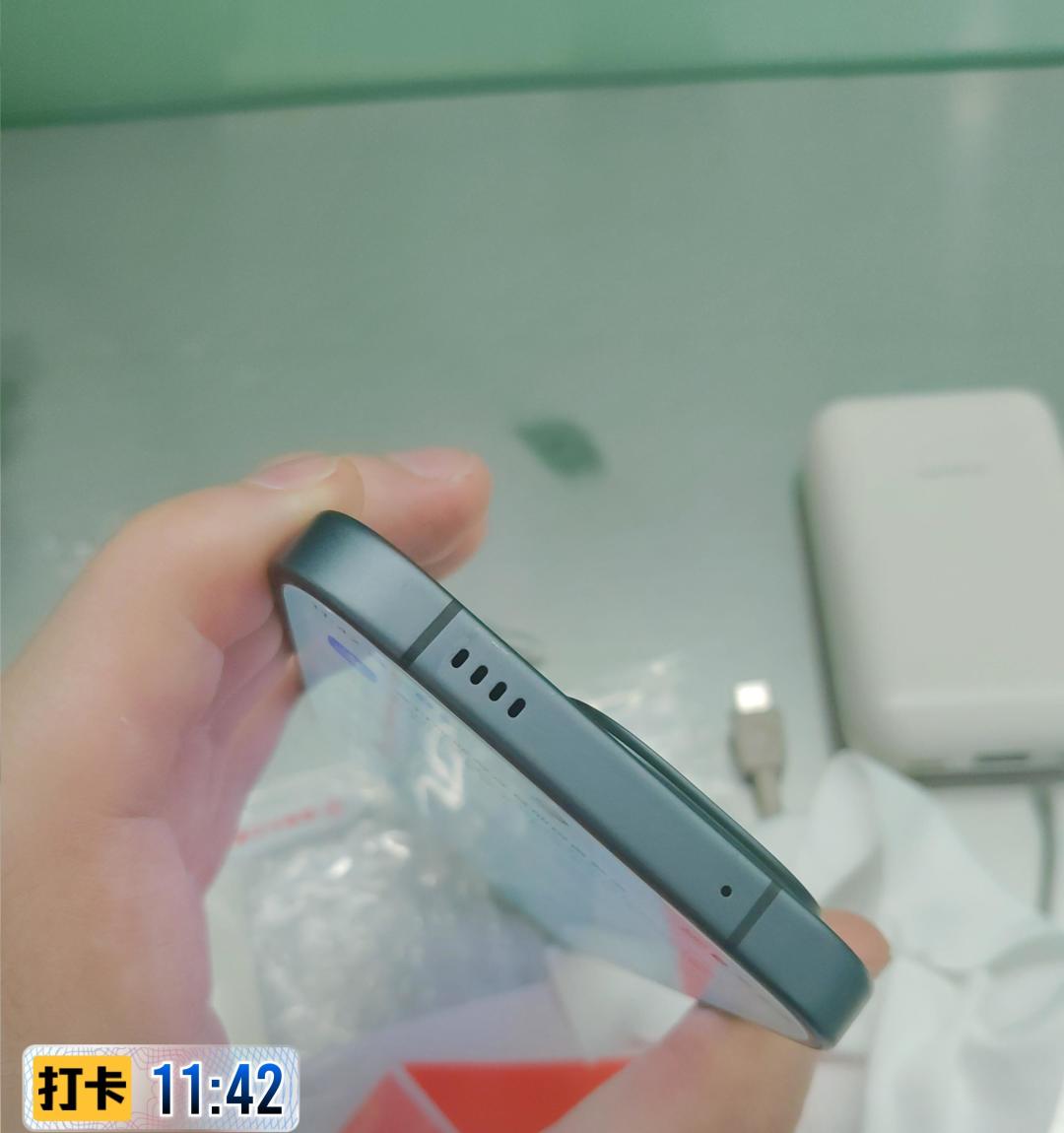 420块的Neo3、2800的iQOO13:涨价潮里,二手iQOO的价位段地图与「传家宝」过滤法