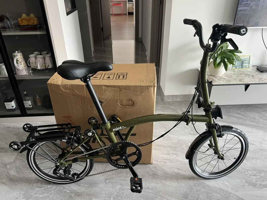 国布刷屏了:1699的底车、改到8.5kg要再花4000、小布的件还有一半装不上——我把米特、BXCC、ACE的配置单和几十份定妆照翻了个遍,理出这张品牌地图、3份价目表和1条止损线