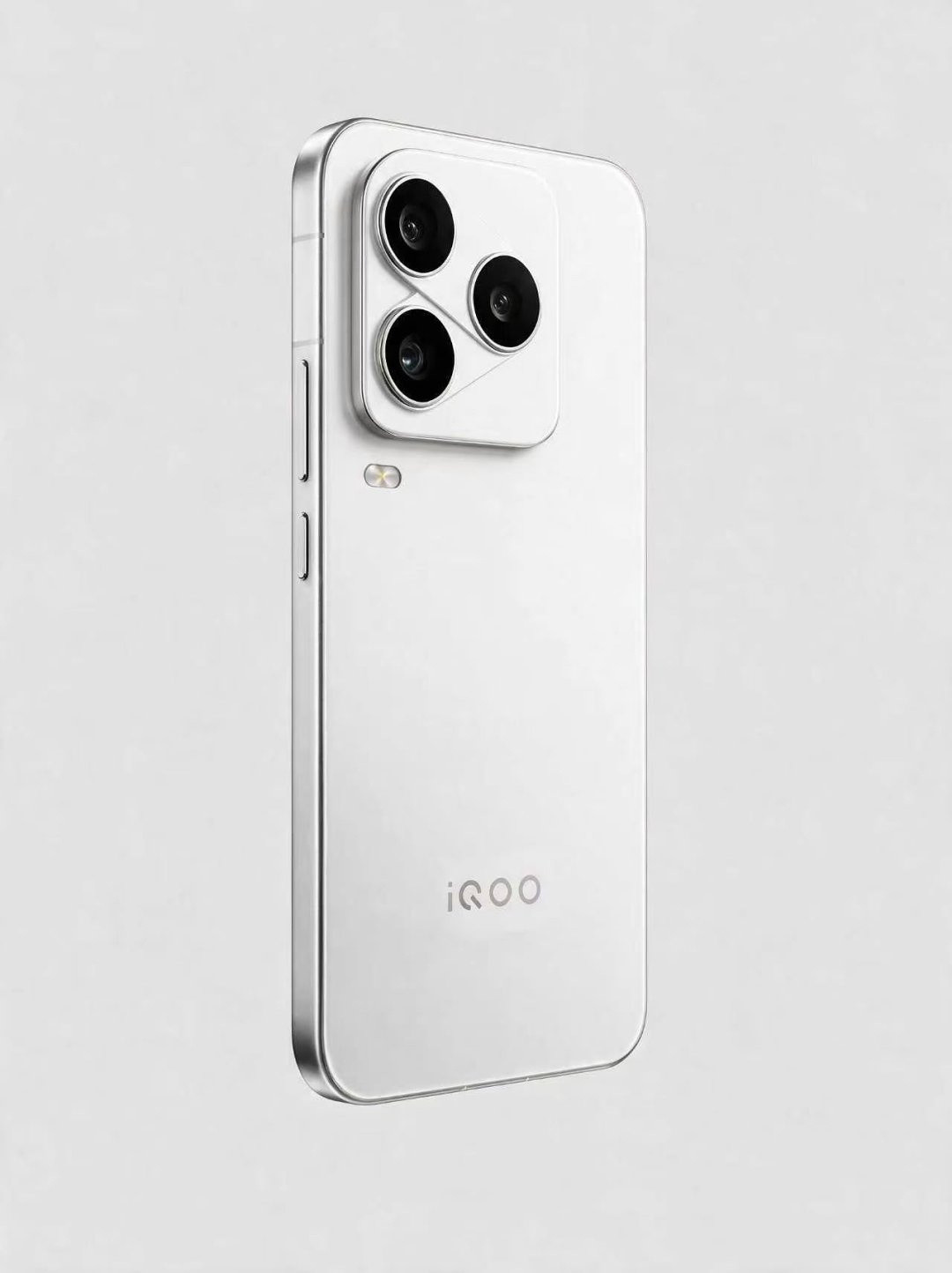 iQOO16和Pad Ultra双福袋开启:9.9元“至高3656元”权益,先看清“首销7天”这行小字再掏钱