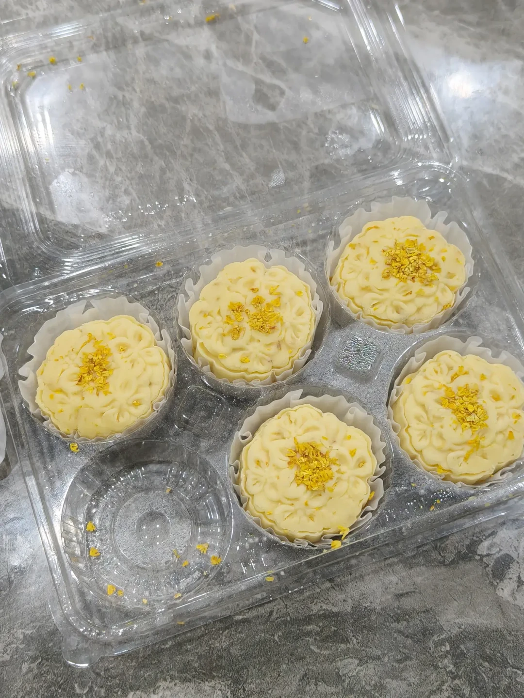 今年秋天超市都在卖桂花:四个渠道的新品横评,谁在放真桂花,谁在卖你两个字