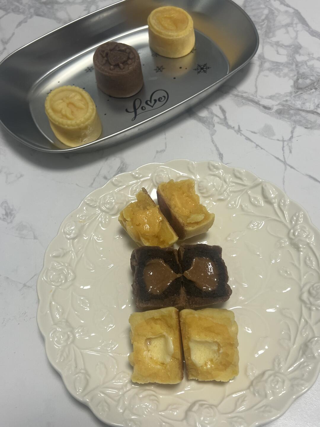 今年囤的尊尼获加,中秋桌上怎么摆?三种饭局三套开法,比“什么价买”难多了
