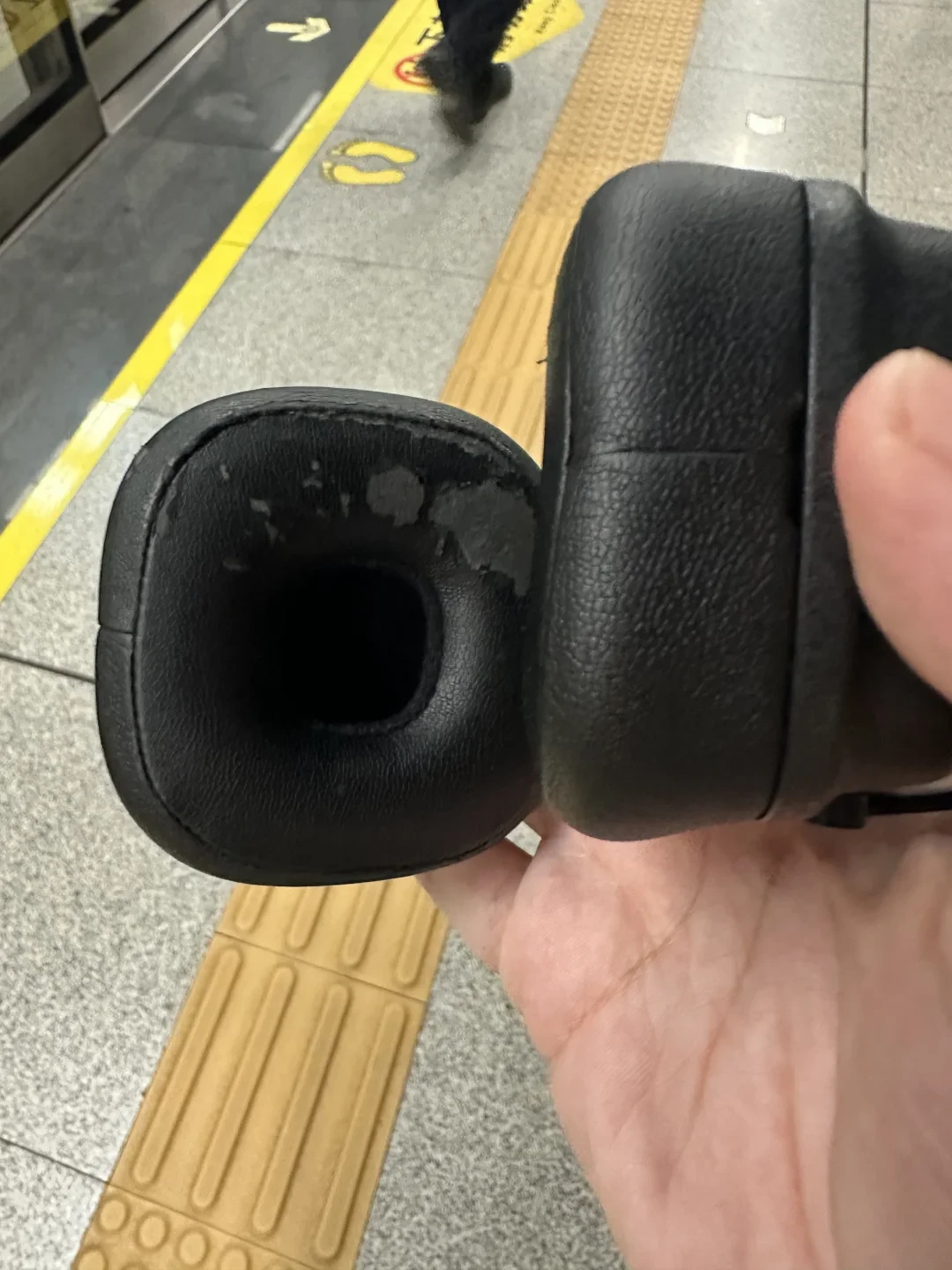 王一博×马歇尔代言还没落锤,同款猎手已经涌进来了:这本「永动机/美丽废物」的账,先看完再买