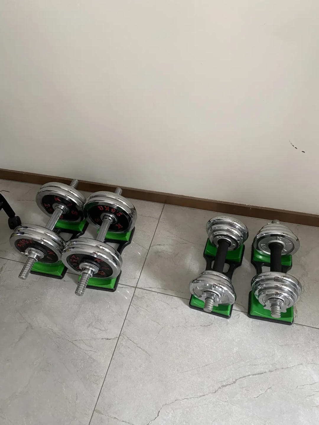 闲鱼“80块一对30kg”的哑铃，我核对了20多张二手实付单：铁不贬值，贬值的是卖家的搬家费