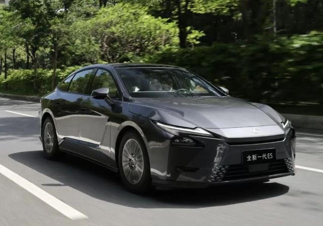 ES200全款19.89万、RX300清库“20米”:外地车不给免费保养的9月,跨城捡雷克萨斯前先算三笔账