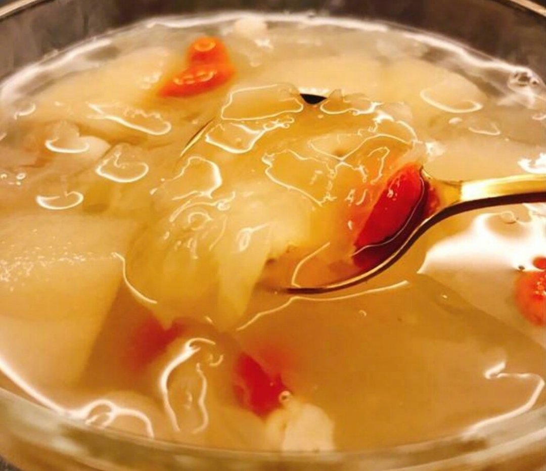 白露后嗓子干、嘴起皮:银耳露、秋梨膏、加湿器,哪些钱是润燥,哪些是交税
