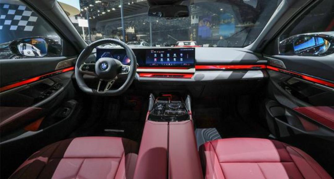 全新525Li裸车28万,一年准新还要30万+:宝马倒挂卡在金九,抄底前先算清三笔账