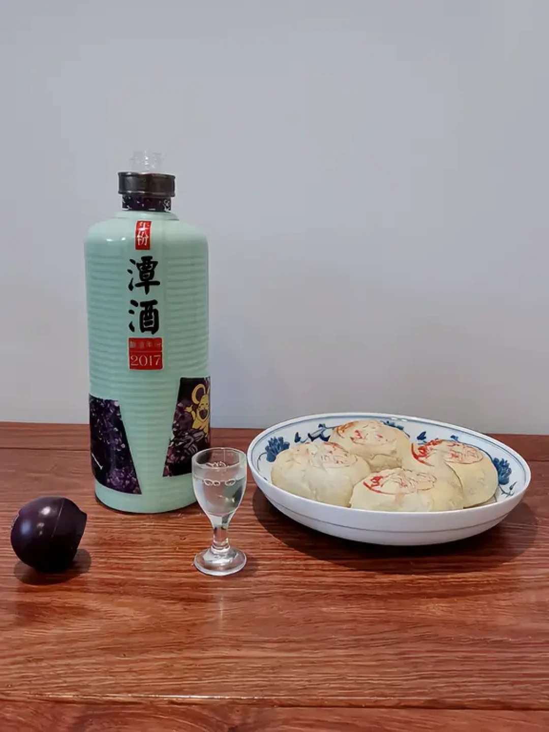 年份潭2013要价跌回三百多:中秋前,把老潭酒和新潭酒放上同一杆秤,要价、回收、开瓶三笔账一次对完