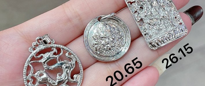 铂金单日暴涨5%，同一天却宣布“供过于求”：9月买铂金婚戒的四套价格，别被“500一克回收”骗了