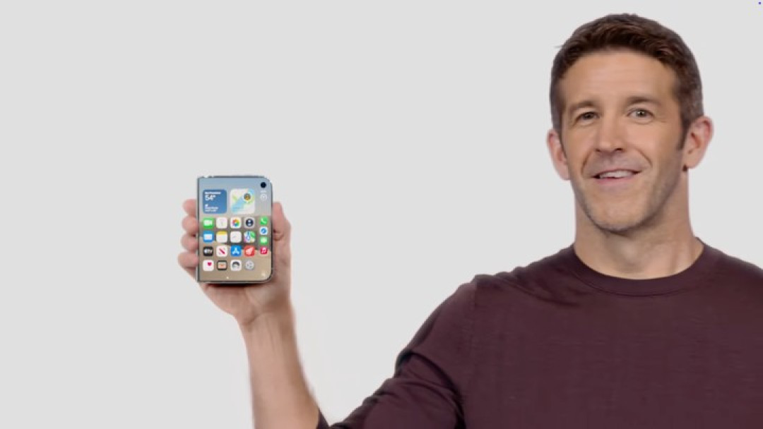 iPhone Duo 首发上手：唯一值两万元的折叠屏