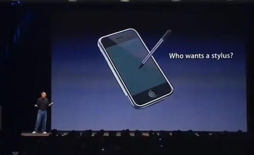 iPhone Duo 首发上手：唯一值两万元的折叠屏