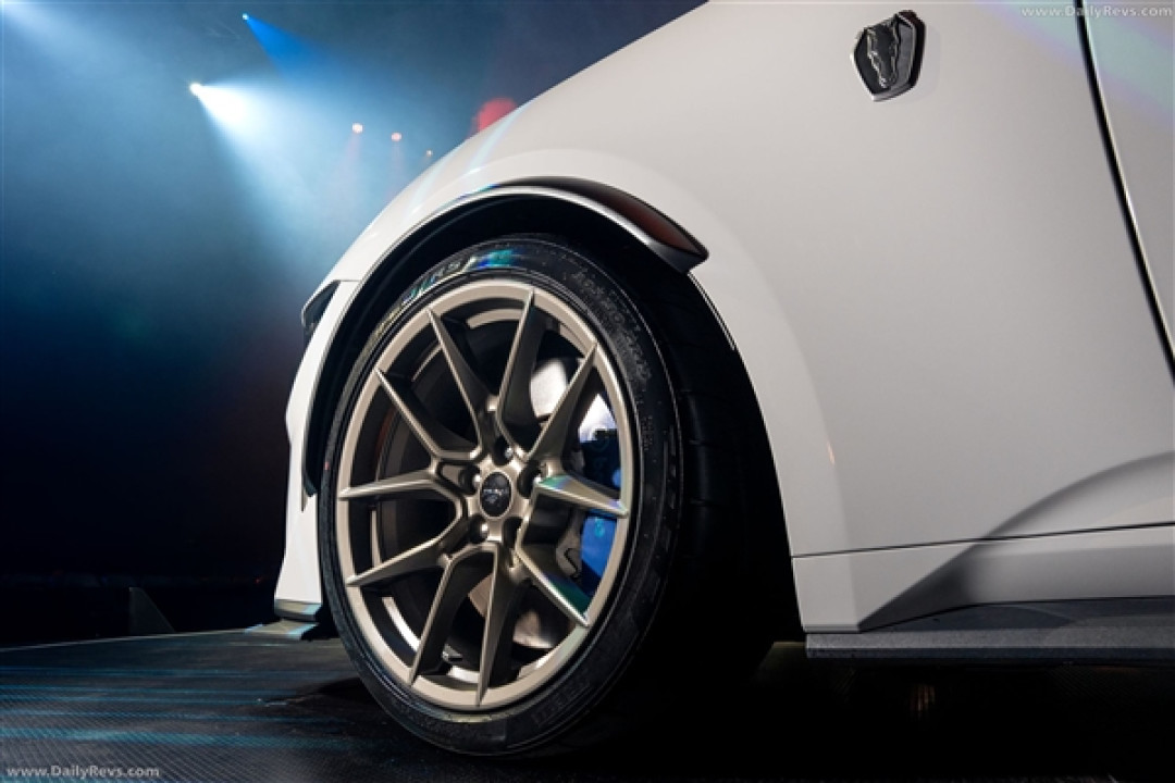 限量250台 福特Mustang Dark Horse T8套件官图发布