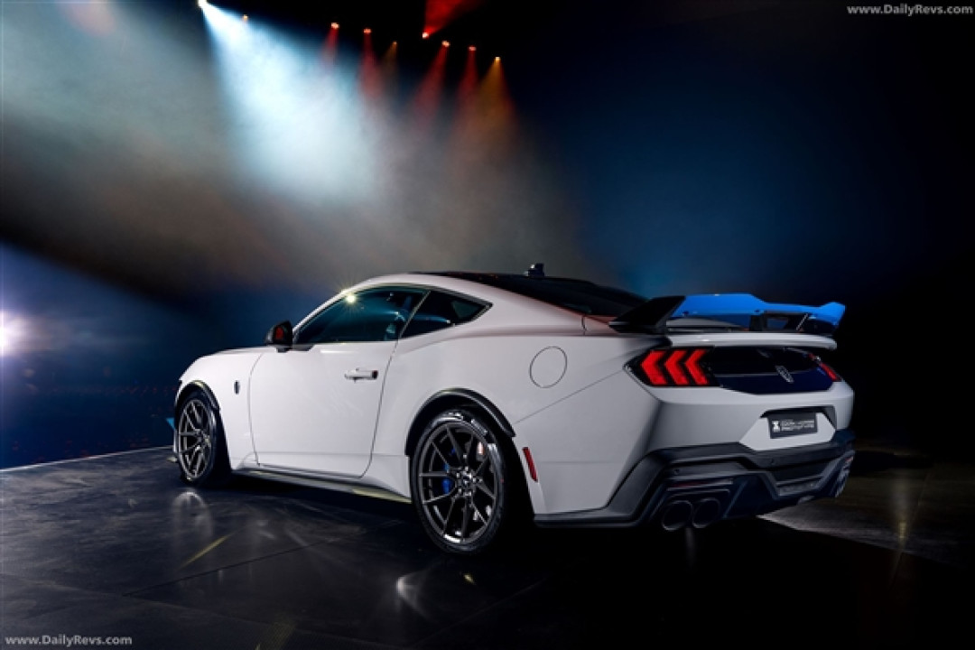 限量250台 福特Mustang Dark Horse T8套件官图发布