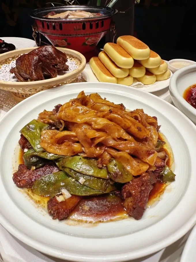 聚会餐饮