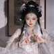 21岁景区NPC一次打10支玻尿酸：她的焦虑是真的，但心不靠