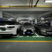 车宽2米车位才2米4，消费者被逼先下车再遥控停车