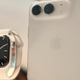 iPhone Duo 争议不断：折叠屏折痕难题，苹果也没交出满分答案