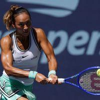 从第121位杀到第52位!郑钦文美网八强背后:两次0-5落后逆转,把大满贯冠军打崩了