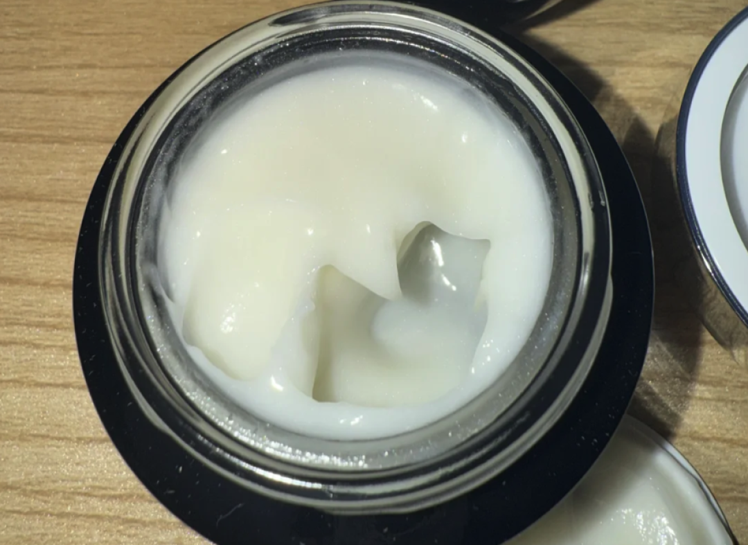 汕头假化妆品曝光:你直播间抢的大牌,可能是民房手搓的