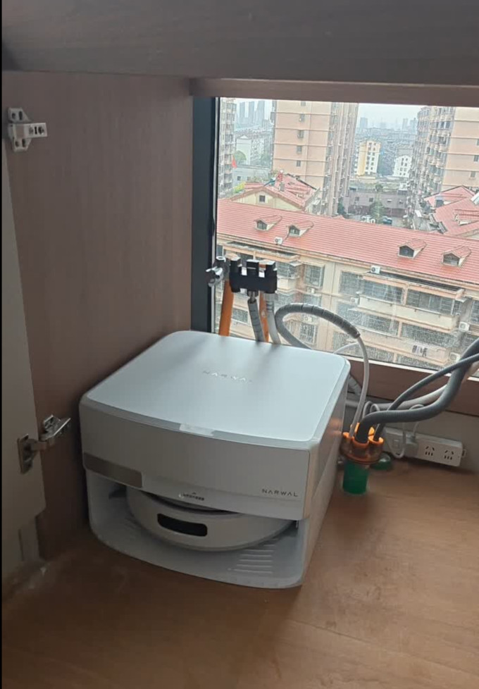 扫地机器人