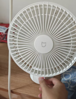 新学期，小米桌面风扇解决夏季闷热问题