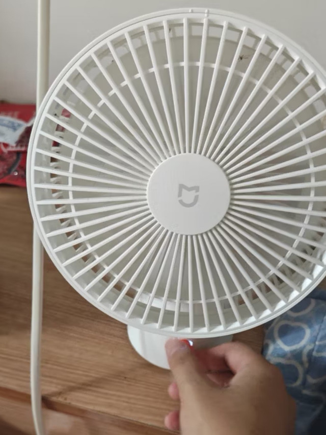 新学期，小米桌面风扇解决夏季闷热问题