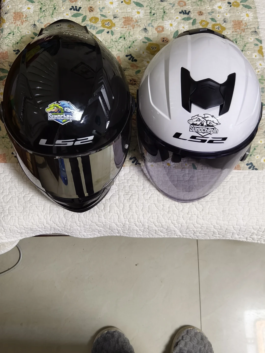 早晚逆光刺眼、戴眼镜压不住内墨镜？我把全网LS2双镜片实测和差价对了一遍：这70块双镜差价，两种人该花、三种人不必