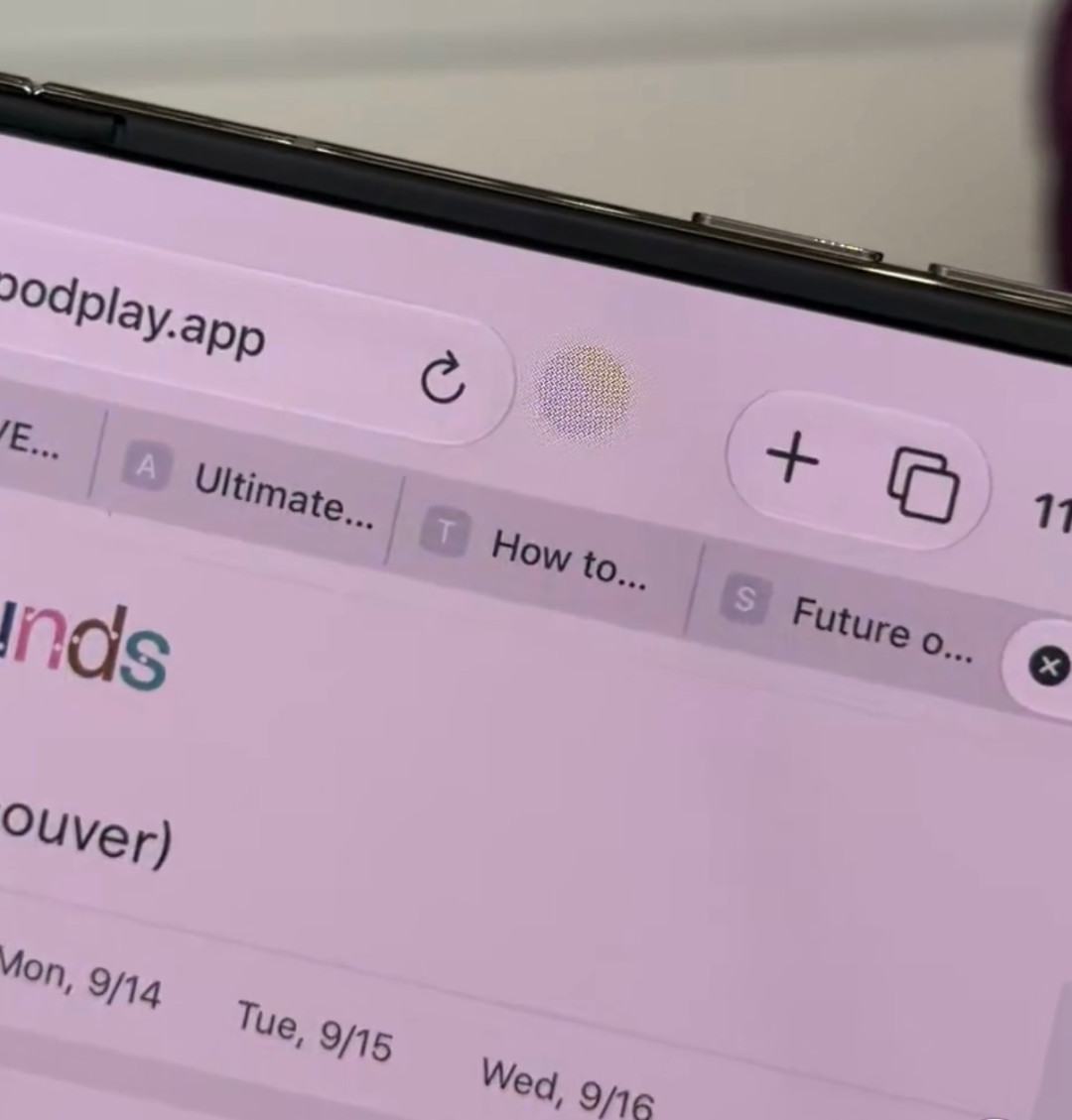 小米18 Fold开售、iPhone Duo同日凌晨亮相：万元折叠之战已经打到「适配」——对完比例、应用、生态、人群四本账，谁的大屏更好用清楚了