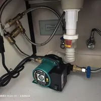 热水器销售劝你加零冷水，花洒销售劝你上恒温，没有一个人问你有没有回水管：翻完十几条串水帖和近千条评论，能不能一起用的答案，水电阶段就定好了