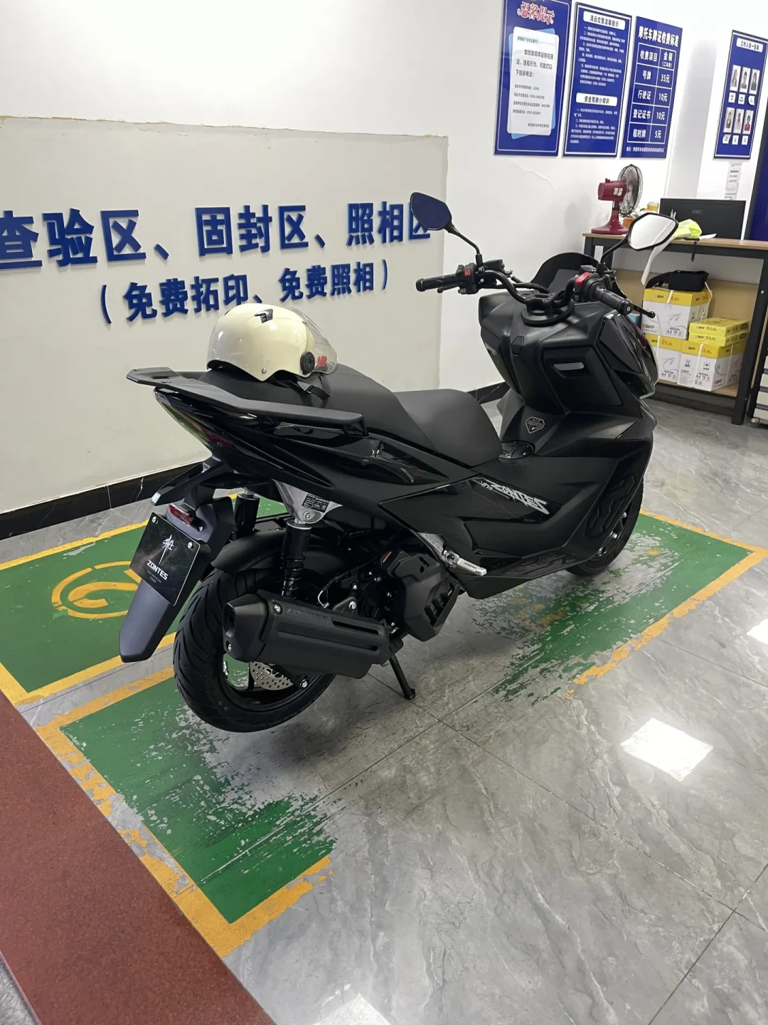 空车3599、落地4699：开学季3000元档电摩抢购季，九号、小牛、极核、雅迪、爱玛11款热门车横评——下订前先算清电池、杂费、购置税