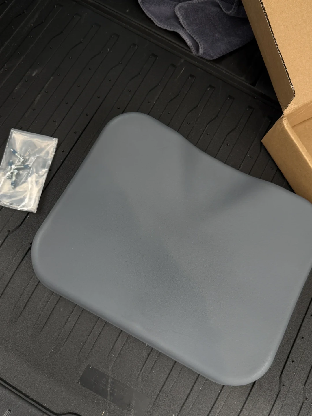 换一只水箱报价3000、换一根弹力绳几十块：划船机进入故障年份，下单前请先查它的