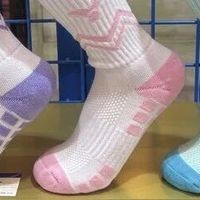 三个公众号抄了同一段话、收藏144的袜帖0个赞：翻完全网球袜帖和一支891赞帖的37条评论，先学会认软文，再掏钱
