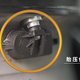 4S店说一只1900，教程说换颗电池几块钱，轮胎店说一百块换全车四只：对完9份真实账单、3起换完就失灵的自述和一条强制安装时间线，我把第一批