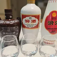 离国庆还有二十来天，先想清楚行李箱里那几瓶汾酒：3000毫升的额度，475的黄盖能装6瓶、1L方瓶只算3瓶，安检口那三条线我替你划好了