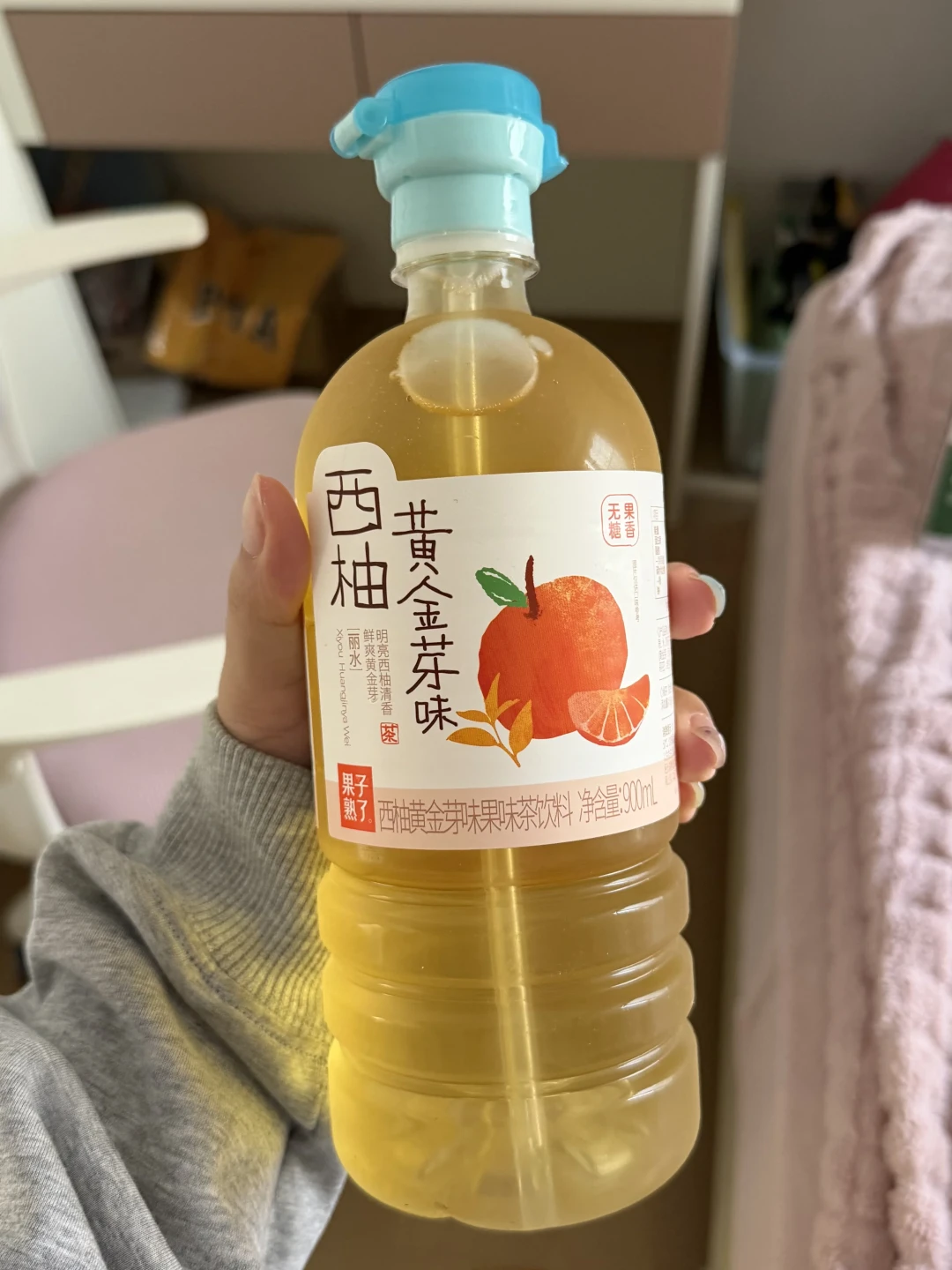全网喊无糖茶见顶，卖第一的那家偷偷涨了30%：对完中报账、79%份额、5块到2块9的四档价梯和平替的茶多酚差，秋天这箱茶怎么囤，全理清了