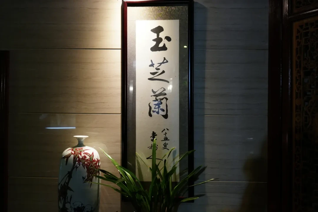 成都第一颗米其林三星刚挂出来,全网就吵翻了:新榜单第一周怎么吃