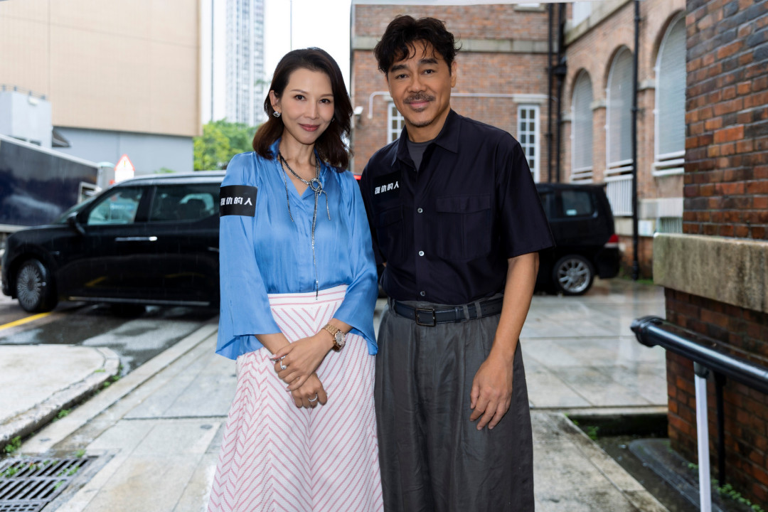 蔡少芬“生了个孩子,绝症就好了”又刷屏:源头是2020年的老物料,被改掉的三个词才值得你警惕