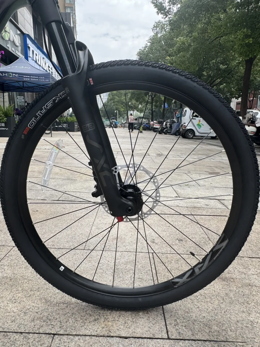 3998的27款XTC800：筒轴、全内走、UDH全给了，但老车主扒出来的这几处让补，付款前得想明白