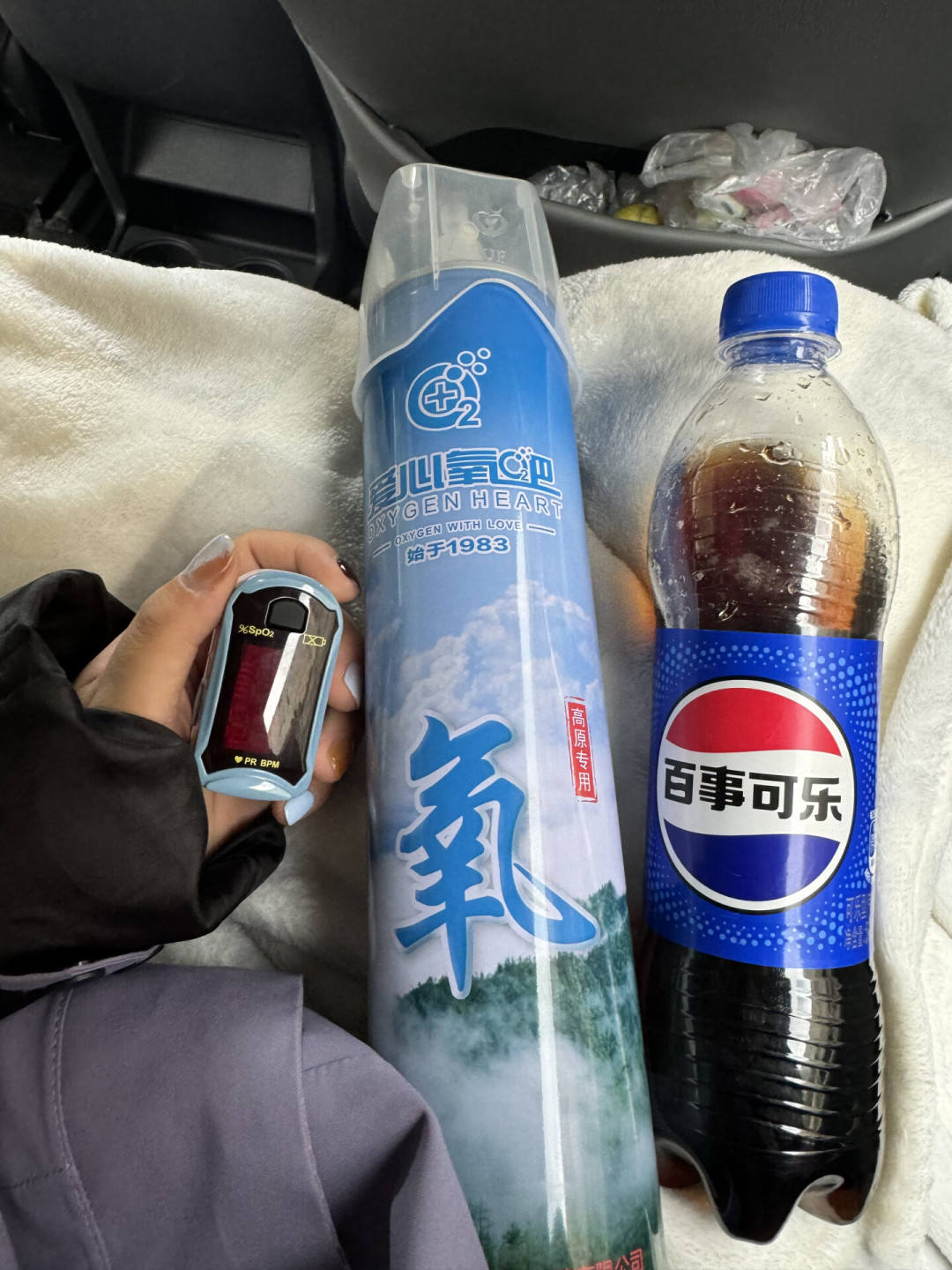 红景天没救了他，钢瓶救了：对完国内首个抗高反新药、羌塘救援者科普和几百条评论，我把带家人进藏的高反清单重排了一遍